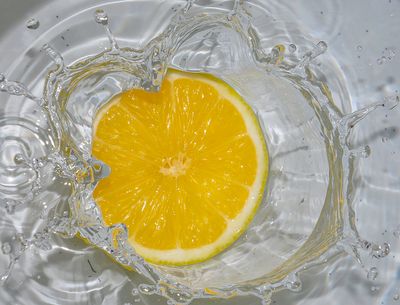 מים עם לימון